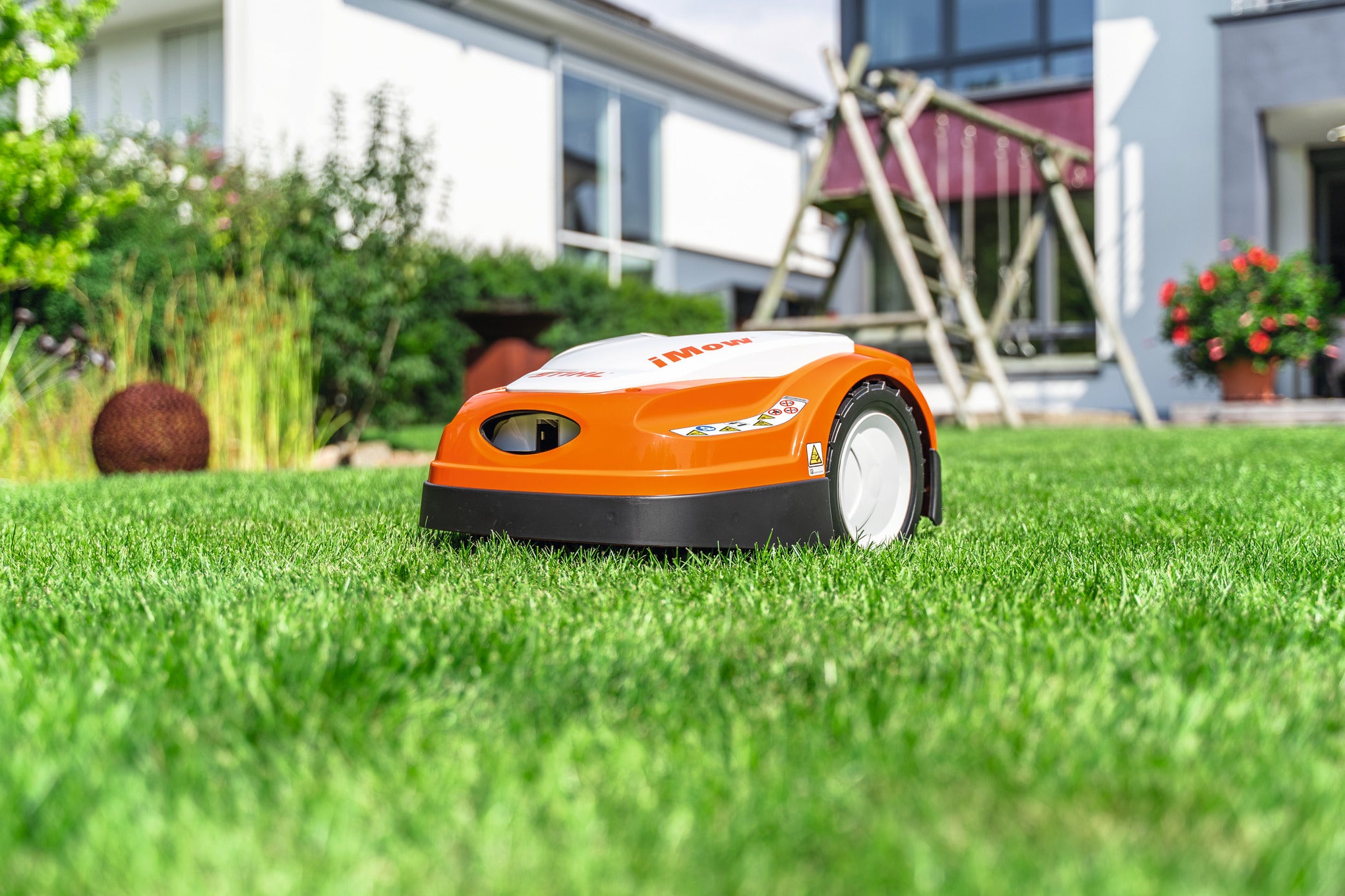 STIHL® RMI 422 Robotic Mower