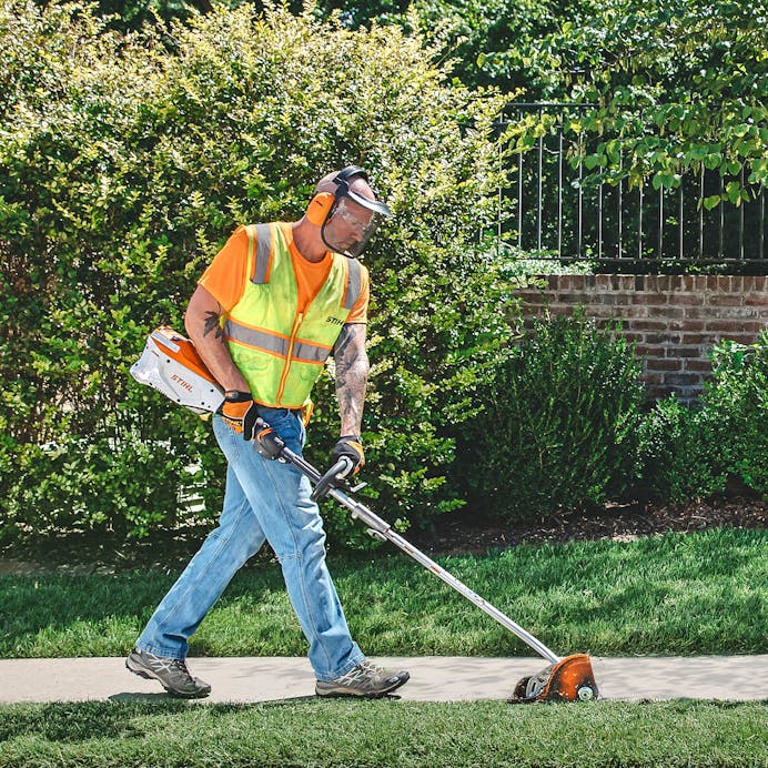 STIHL® KMA 135 R